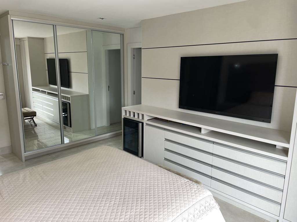 Dormitório principal com vista privilegiada