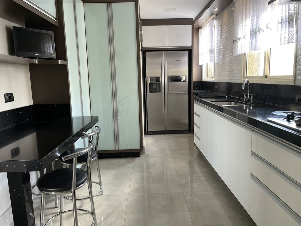 Cozinha com acabamento de alto padrão