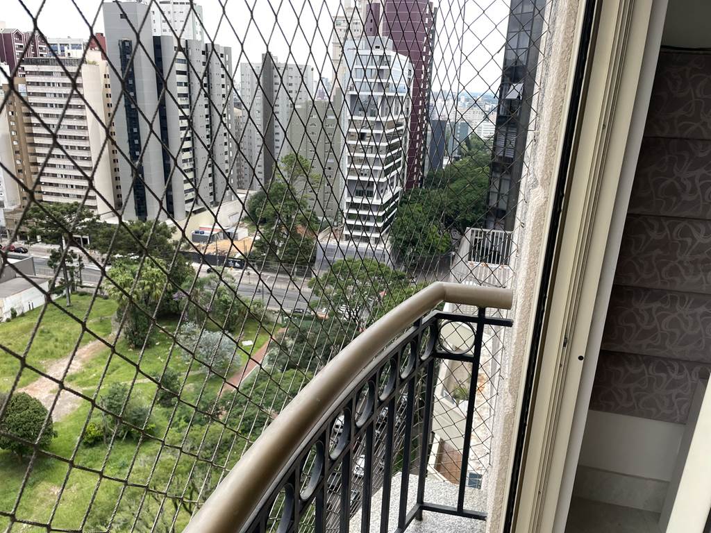 Banheiro master com banheira e box