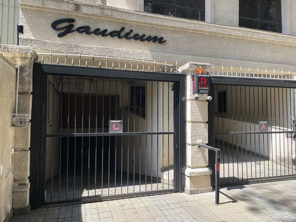 Área externa do condomínio no Batel