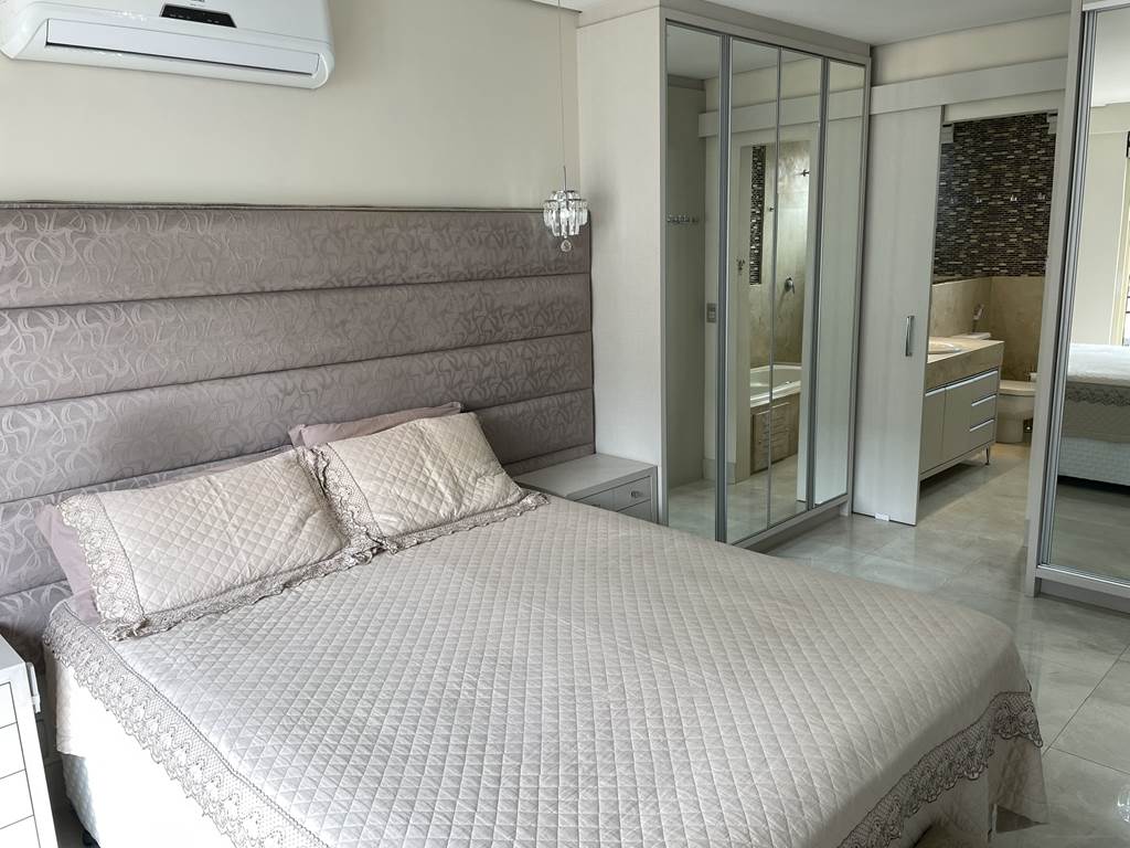 Closet planejado na suíte master