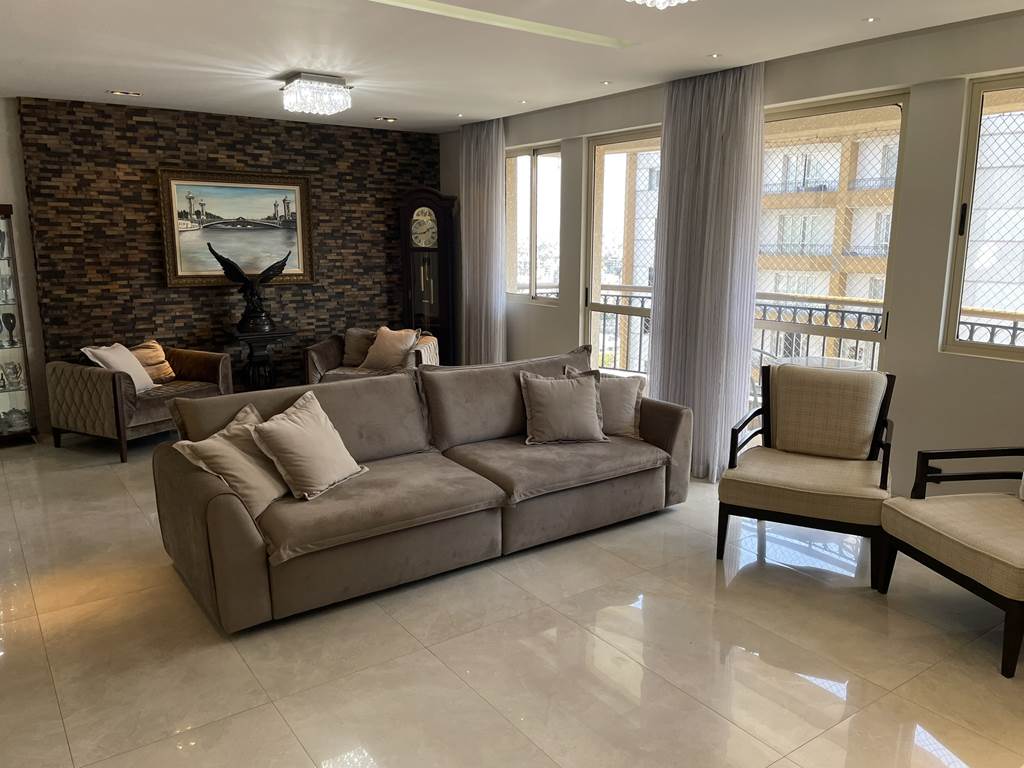 Ambiente social amplo e iluminado